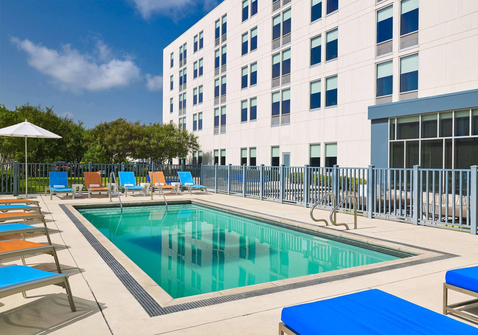 Aloft San Antonio Airport Hotel Bagian luar foto